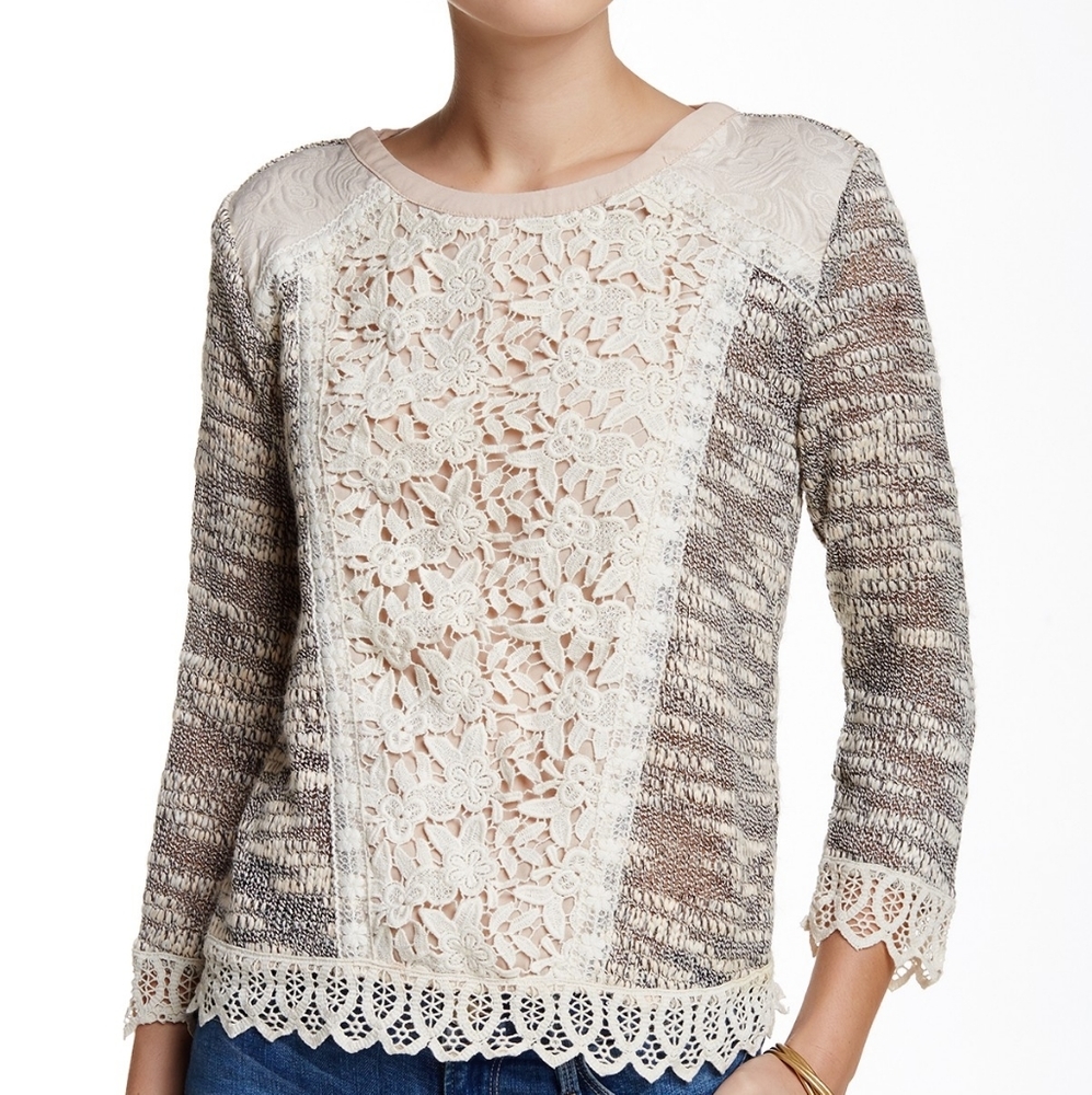 Sale‼️Champagne and strawberries sweater